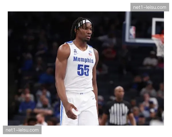 阿丘瓦19投12中28分19篮板正负值+22压制旧主猛龙